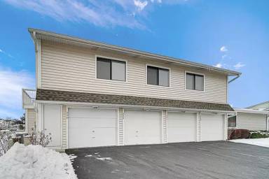 Main picture of 335 Clearwater Ln