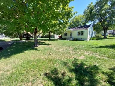 Main picture of 701 Brown St