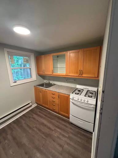 Main picture of 2309 Tilbury Ave