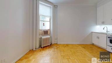 Main picture of 158 W 15th St