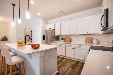 Main picture of 246 Weathersby St