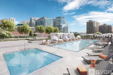 Main picture of 520 W Chicago Ave