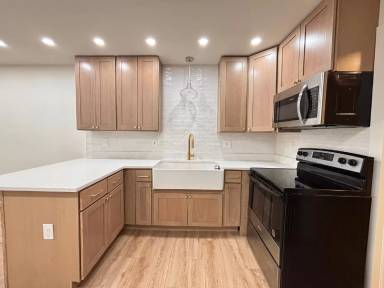 Main picture of 140 71st St