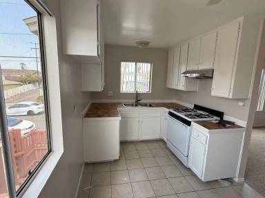 Main picture of 1346 Dubuque St
