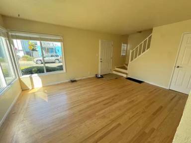 Main picture of 3323 Deering St