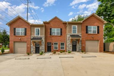 Main picture of 503 Station Ct