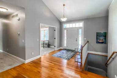 Main picture of 71 N River Ct NE