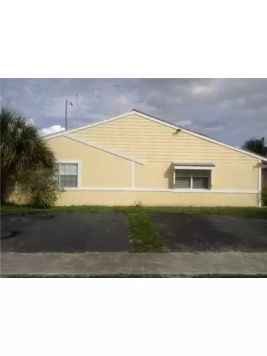 Main picture of 1124 SW 71st Ter