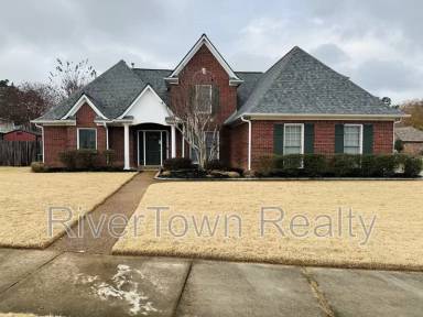 Main picture of 6105 E Everett Hill Cir