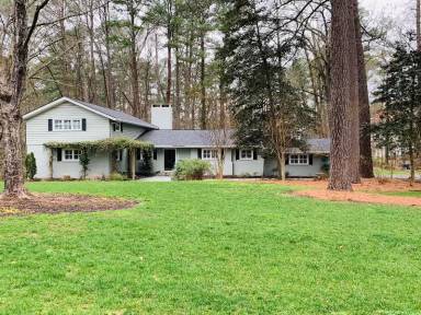 Main picture of 3814 Churchill Cir