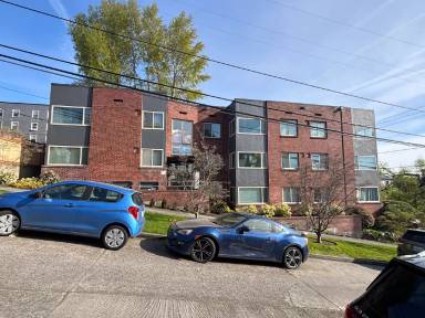 Main picture of 2424 E Denny Way