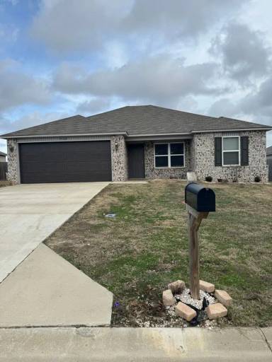Main picture of 2308 Windy Ln