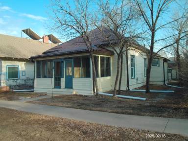 Main picture of 718 College Ave