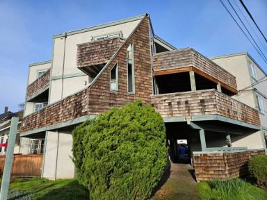 Main picture of 441 E 17th Ave