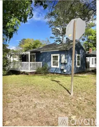 Main picture of 1402 SE 36th St