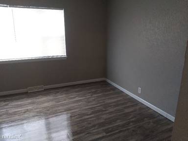 Main picture of 318 Siebenman St