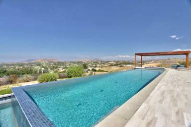 Main picture of 39893 Calle Breve