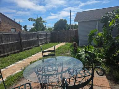Main picture of 1525 Oak Ave