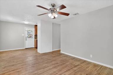 Main picture of 11230 Blades St
