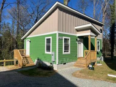 Main picture of 2311 Owen St