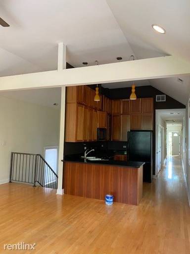 Main picture of 2901 N Richmond St