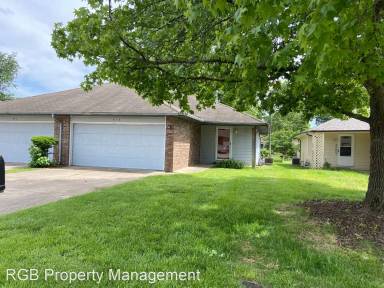 Main picture of 909 W Raynell St