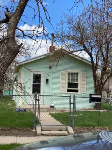 Main picture of 156 1/2 N Fenway St