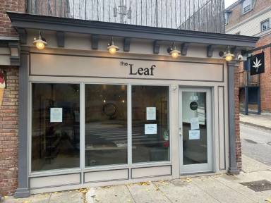 Main picture of 498 Main St