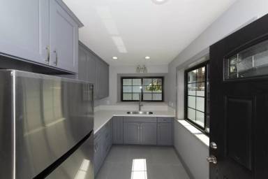 Main picture of 1227 Elm St