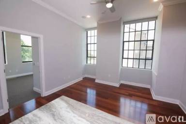 Main picture of 2115 W Ontario St