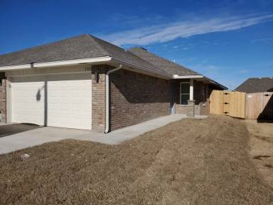 Main picture of 755 SW 13th St