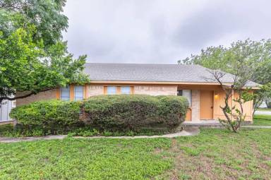 Main picture of 323 W William Cannon Dr