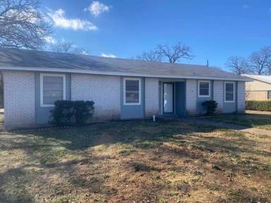 Main picture of 204 S Norma Dr