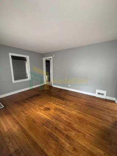 Main picture of 101 W 124th St