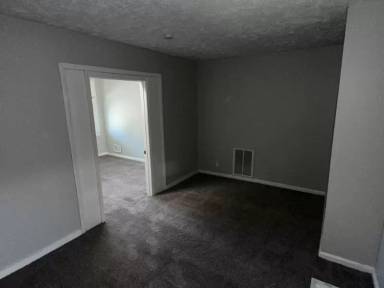 Main picture of 44 N Addison St