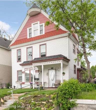 Main picture of 277 Sherburne Ave