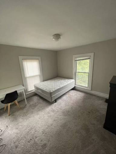 Main picture of 414 E Marshall St
