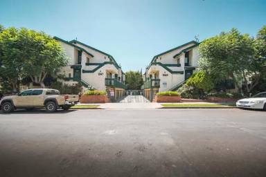 Main picture of 1249 N June St