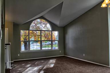 Main picture of 10231 Travertine Pl
