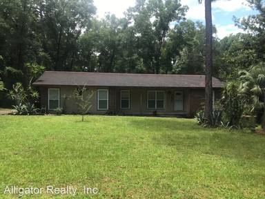 Main picture of 7821 SW 56th Ave