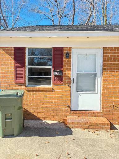 Main picture of 413 Garner St W