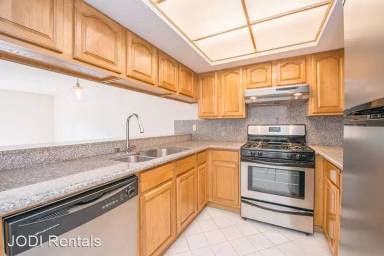Main picture of 1396 El Camino Real