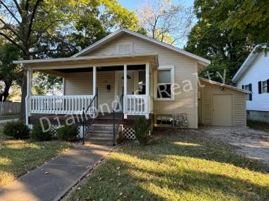 Main picture of 1501 E McDaniel St