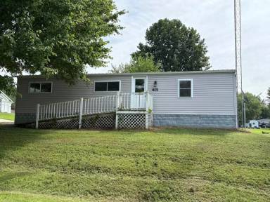 Main picture of 401 S 1st St