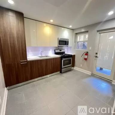 Main picture of 315 18th Pl NE