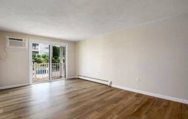 Main picture of 20 Kenmar Dr