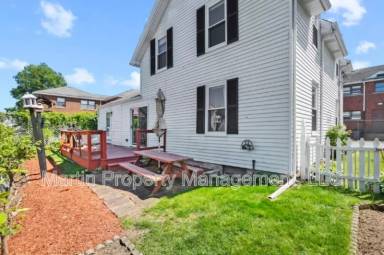 Main picture of 12 Lowell Pl