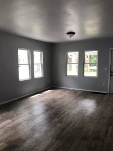 Main picture of 90 Lincoln Ave