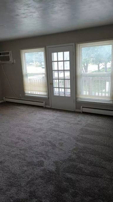Main picture of 1679 W 43rd St