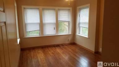 Main picture of 7912 S Bishop St
